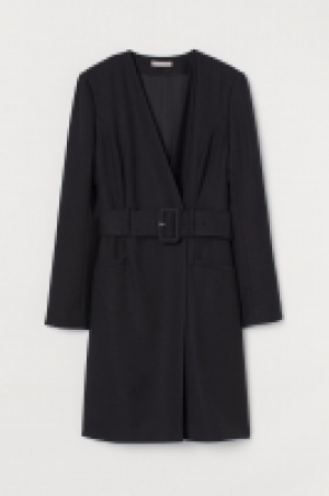 Kleid mit Gürtel CHF 29.95