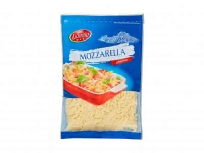 Mozzarella gerieben