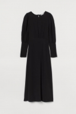 Kleid mit Puffärmeln