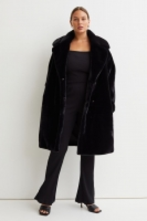 Faux-fur-Mantel CHF 79.95