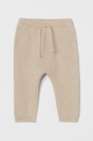 Hose in Strukturstrick CHF 16.95
