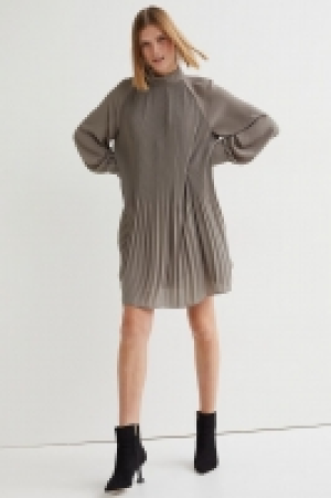 Plissiertes Kleid