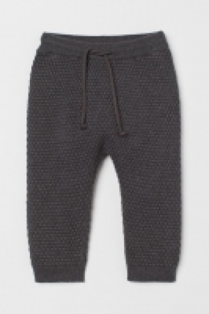 Hose in Strukturstrick CHF 15.95