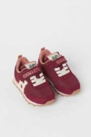Sneaker mit Applikation