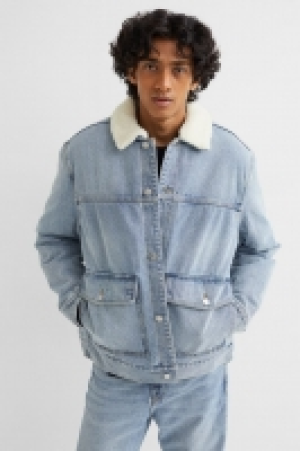 Gefütterte Jeansjacke mit Lammfellimitat-Kragen CHF 55.95