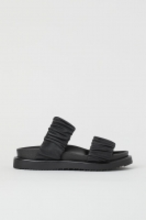 Pantoletten aus Leder CHF 48.95