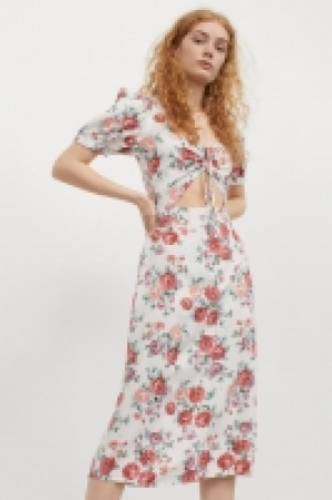 Kleid mit Cut-out CHF 20.95