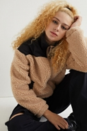 Jacke aus Lammfellimitat CHF 33.95