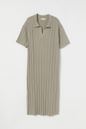MAMA Kleid in Rippenstrick CHF 27.95