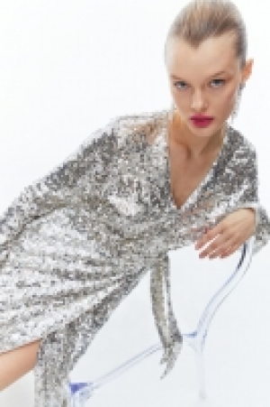 Paillettenkleid im Wickelschnitt CHF 43.95