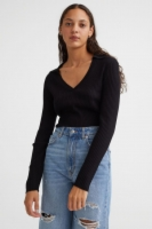 Geripptes Shirt mit Kragen CHF 16.95