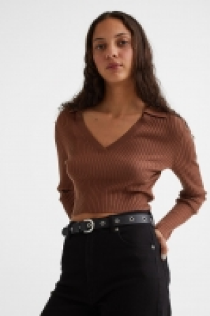 Geripptes Shirt mit Kragen CHF 8.95
