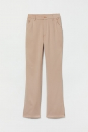 Ausgestellte Hose mit Schlitz CHF 12.95