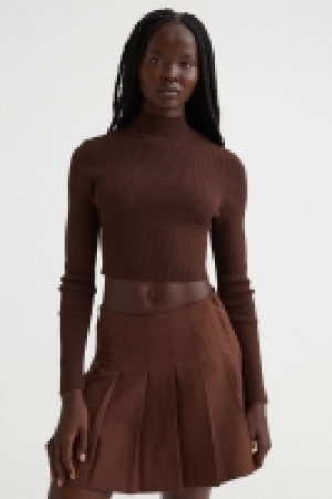 Gerippter Pullover mit Turtleneck CHF 8.95