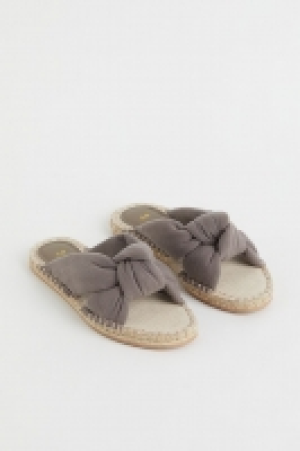 Sandalen mit Schleife CHF 14.95