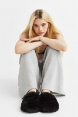 Flauschige Hausschuhe CHF 15.95