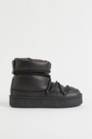 Gepolsterte Boots mit Schnürung CHF 73.95
