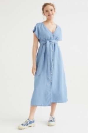 MAMA Kleid mit Bindegürtel CHF 26.95