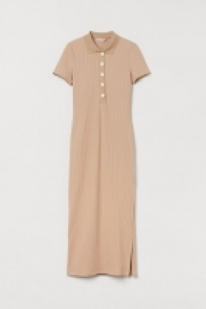 HM  Geripptes Kleid mit Kragen