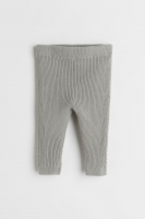 HM  Hose in Rippenstrick