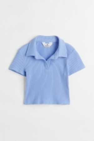 Geripptes T-Shirt mit Kragen CHF 5.95