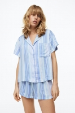 Pyjama mit Oberteil und Shorts CHF 22.95