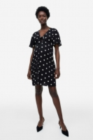 MAMA Kleid mit Knotendetail CHF 12.95