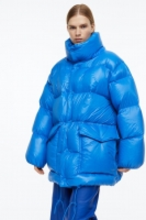 Daunenjacke mit Kapuze CHF 154.00