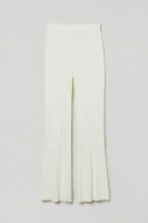 Hose in Rippenstrick CHF 14.95