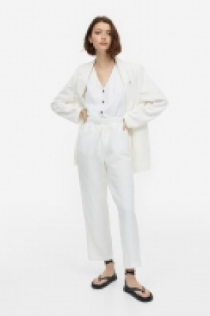 Schmal zulaufende Hose aus Leinenmix CHF 22.95