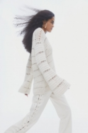 Oversized Pullover in Ajourstrick CHF 39.95