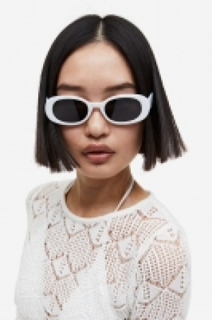 Ovale Sonnenbrille CHF 4.95