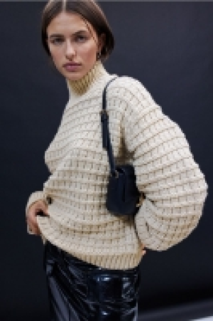 Oversized Turtleneck-Pullover CHF 24.95