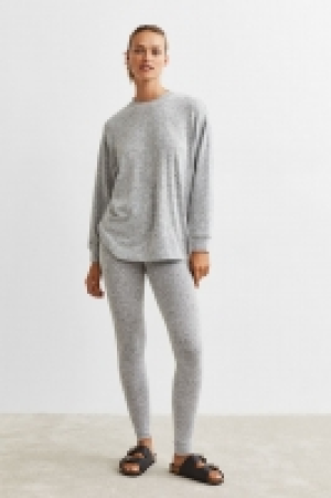 Schlafshirt und Leggings CHF 24.95