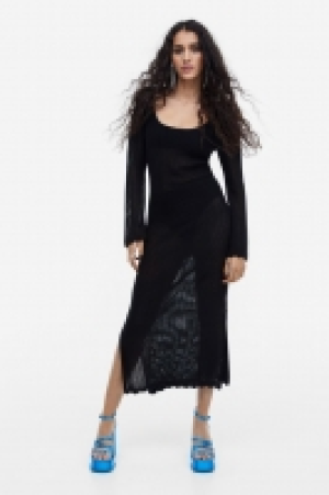 Ajourstrick-Kleid mit Bindedetail CHF 17.95