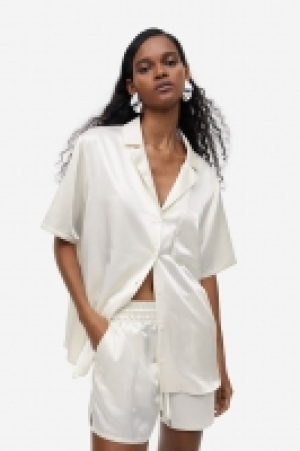 Satinbluse mit Reverskragen CHF 12.95