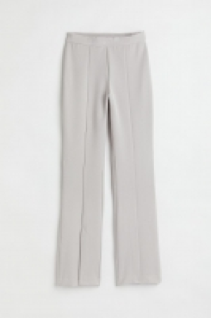 Ausgestellte Hose mit Schlitz CHF 17.95