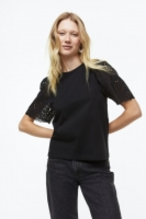 T-Shirt mit Broderie Anglaise CHF 9.95