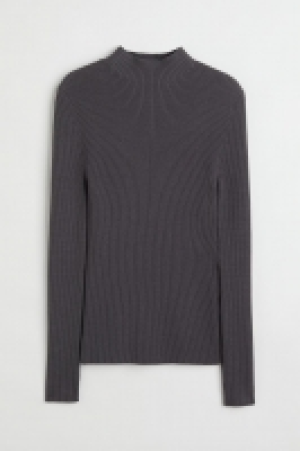 Gerippter Pullover