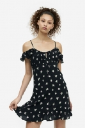 HM  Schulterfreies Kleid mit Volantärmeln