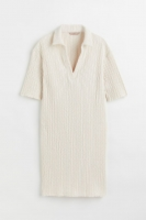 Geripptes Kleid mit Kragen CHF 24.95