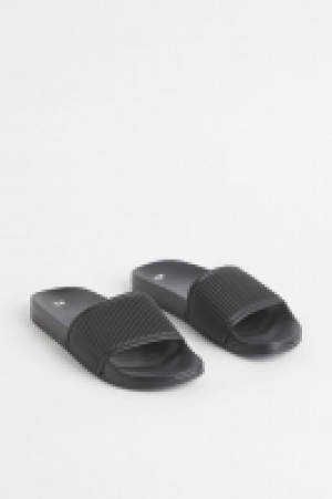 HM  Poolsandalen