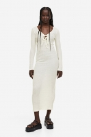 Kleid in Strukturstrick mit Bindedetail CHF 26.95