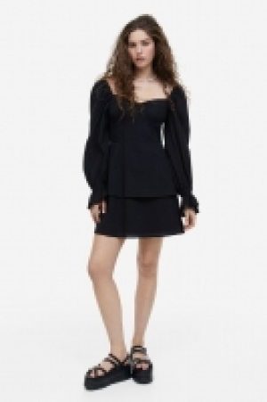 Korsagenkleid mit Schnürdetail CHF 44.95