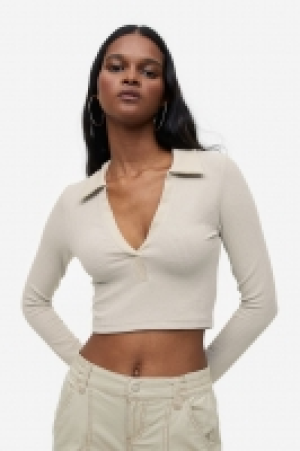 Geripptes Shirt mit Kragen CHF 9.95