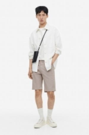 Shorts aus Baumwolltwill Slim Fit CHF 24.95