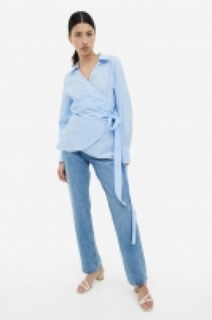 Wickelbluse mit Bindegürtel