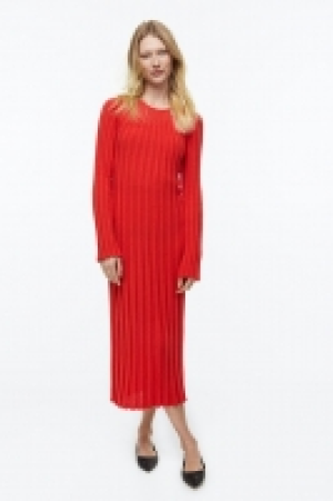 Geripptes Strickkleid CHF 41.95