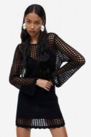 Kleid in Ajourstrick CHF 39.95