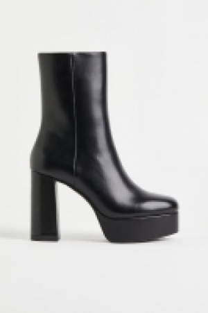 Plateaustiefel CHF 47.95